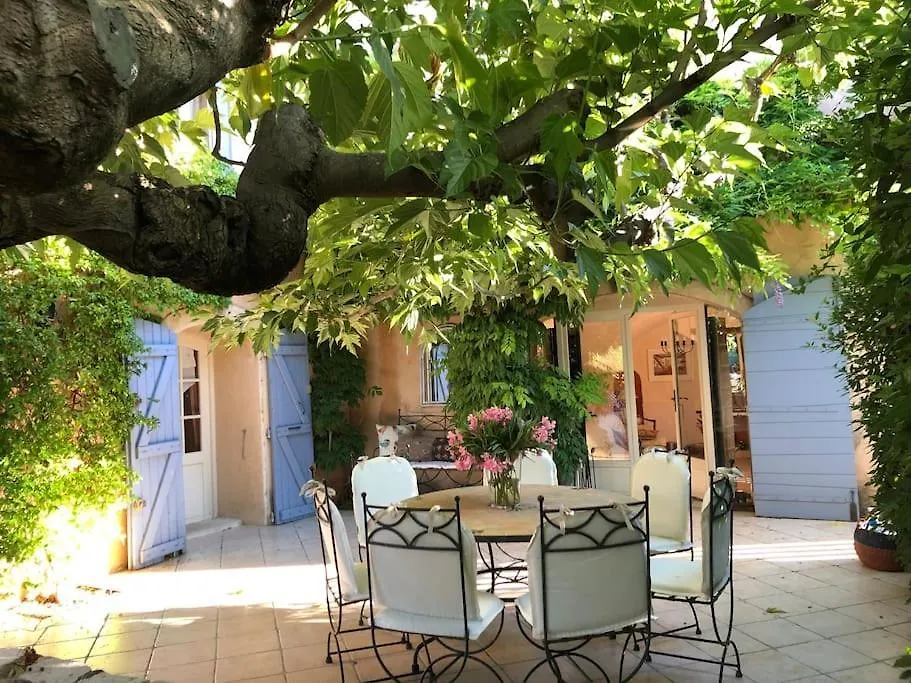 Charming Provencal Farmhouse With Pool Mérindol