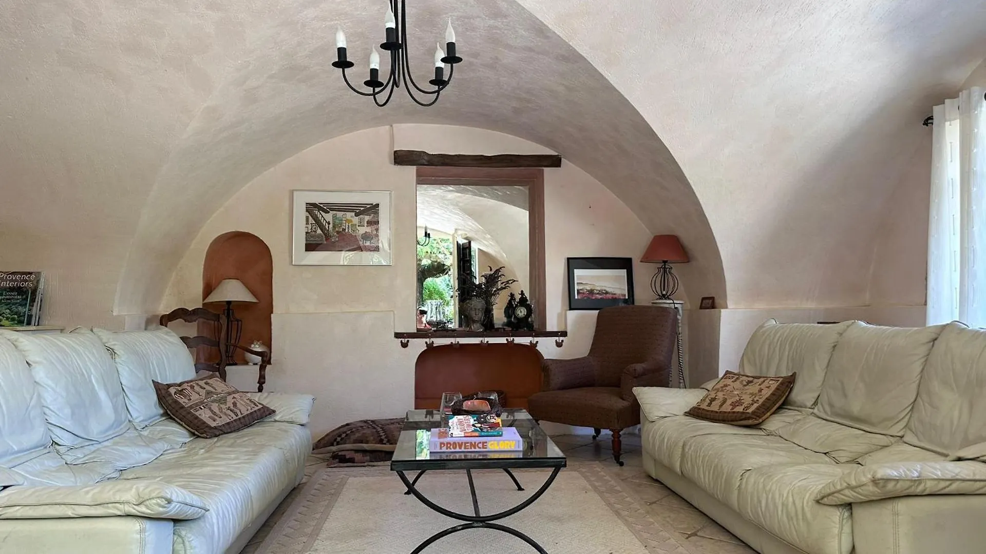 Charming Provencal Farmhouse With Pool Mérindol Francia